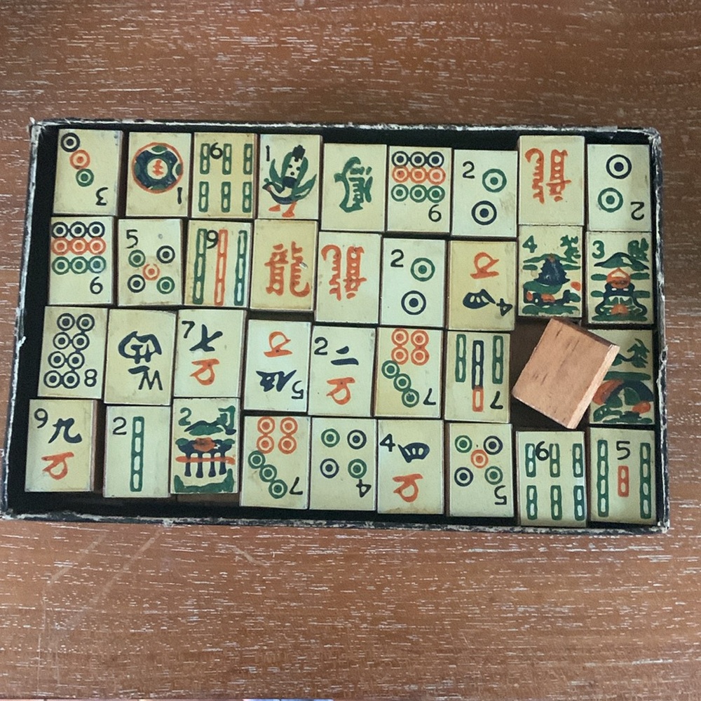 Reposhing - Vintage Mah-Jongg Junior Set - Red and White - Picture 7 of 12